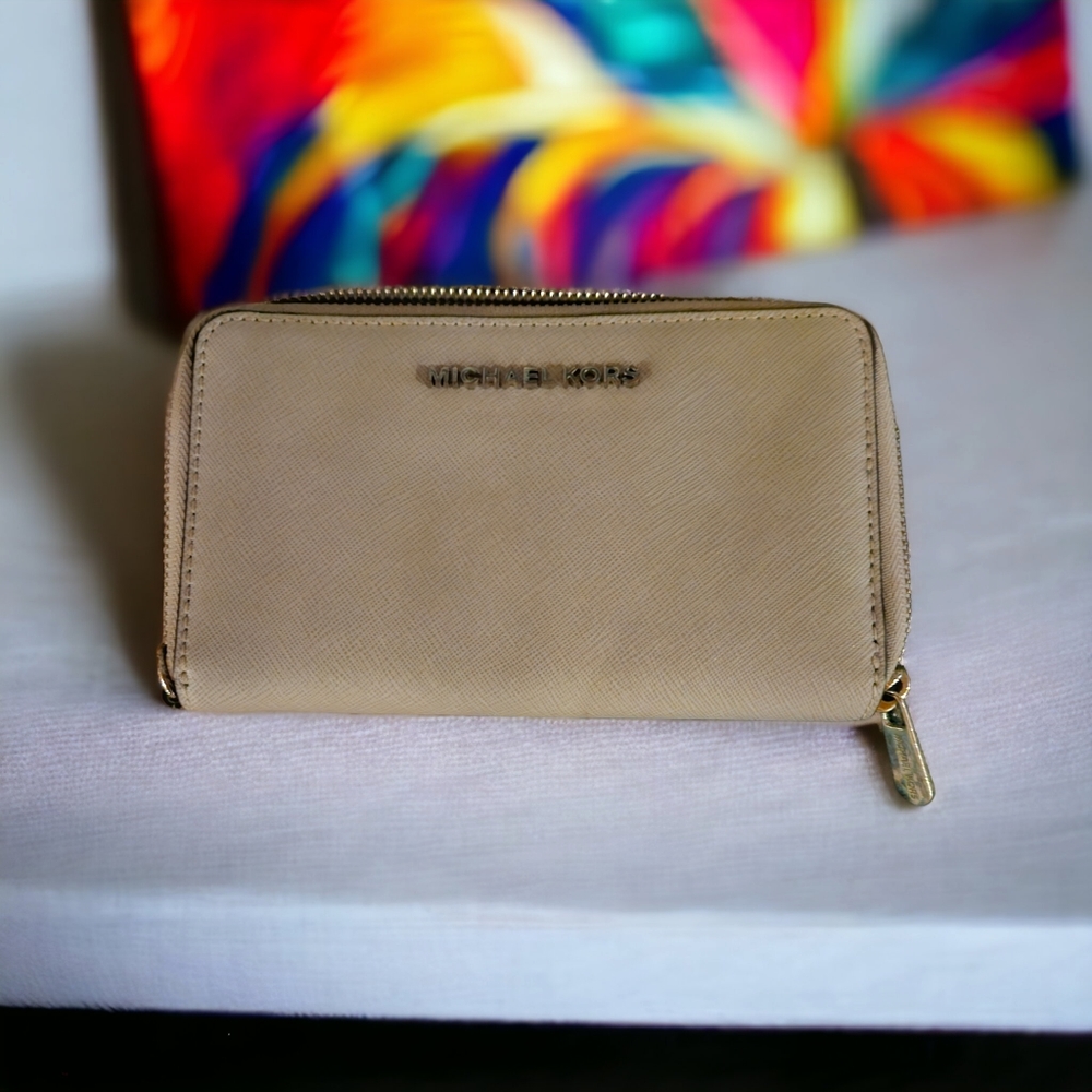 Jet Travel Michael Kors Wallet Grey NWOT
